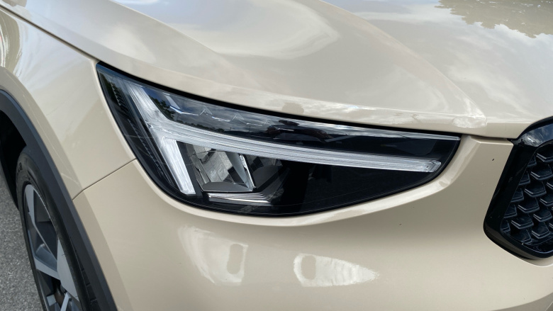 Volvo XC40 2.0 B3P Plus Dark 5dr Auto Petrol Estate